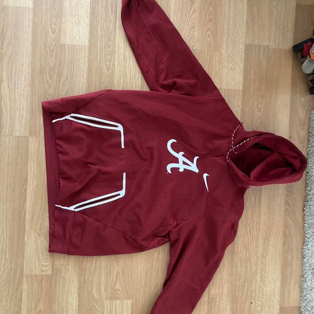 Alabama Nike Dri-Fit hoodie  Xl size